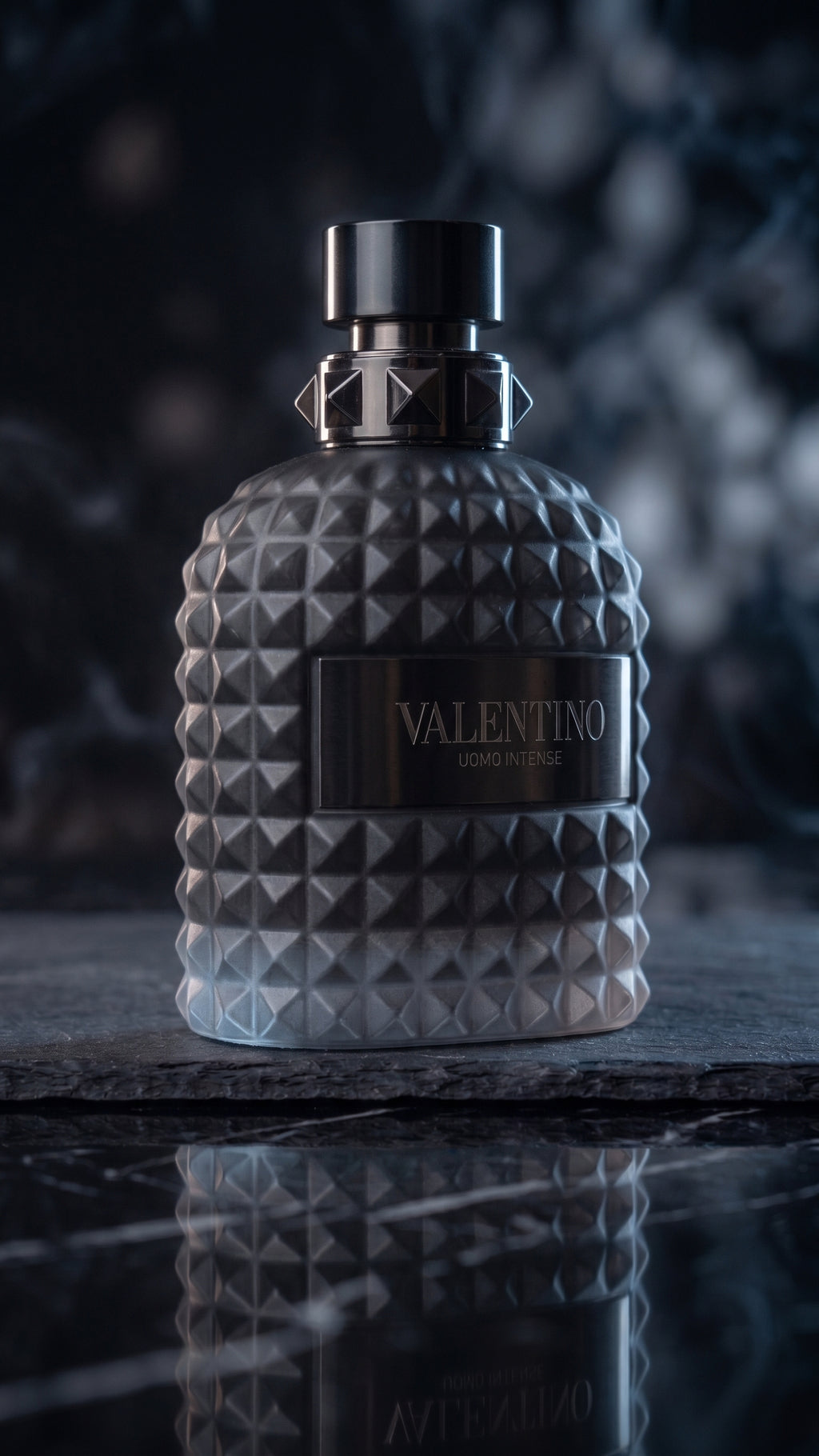 Valentino Uomo Intense bottle hero shot