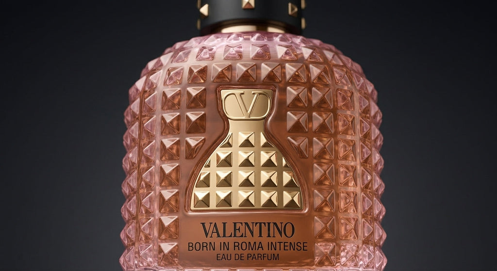 Valentino Born in Roma Intense bottle close-up
